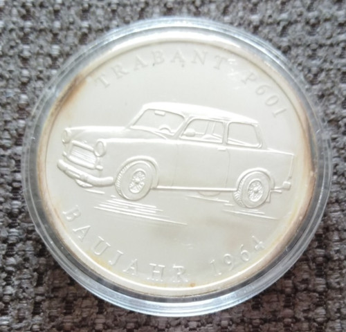 Medaille trabant 601 - trabant, baujahr
